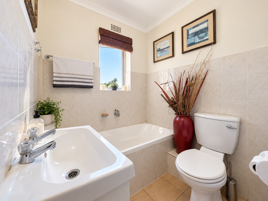 2 Bedroom Property for Sale in Kenilworth Western Cape